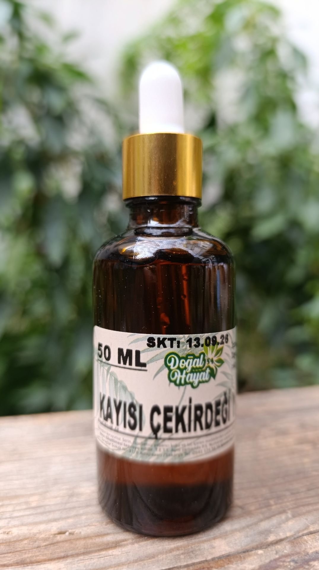 Kayısı çekirdeği yağı